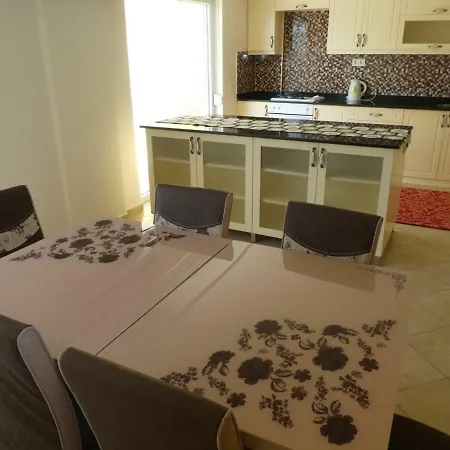 4+1 Mustakil Havuzlu * Alanya